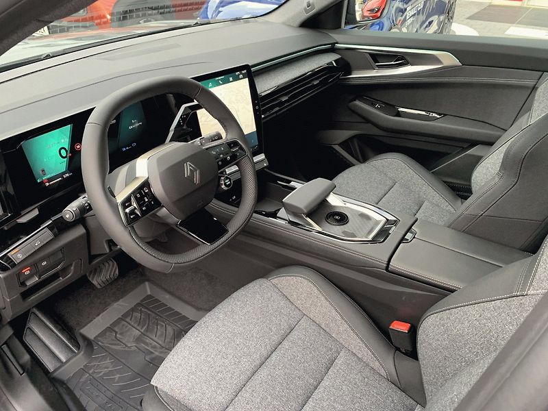 Renault Austral (2026) Techno full hybrid E-Tech 200 - fotka 12 z 12