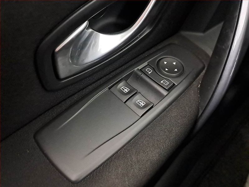 Renault Laguna (2010) 1.5 dCi, po STK, Tažné - fotka 15 z 16