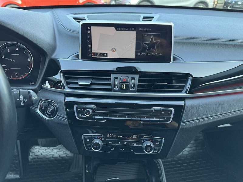 BMW X1 (2020) 2.0d Xdrive Navi 4x4 LED - fotka 13 z 50