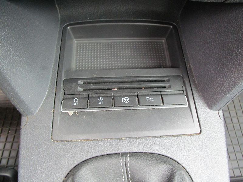 Volkswagen Touran 2,0TDI-103KW-NOVÁ STK - fotka 14 z 17