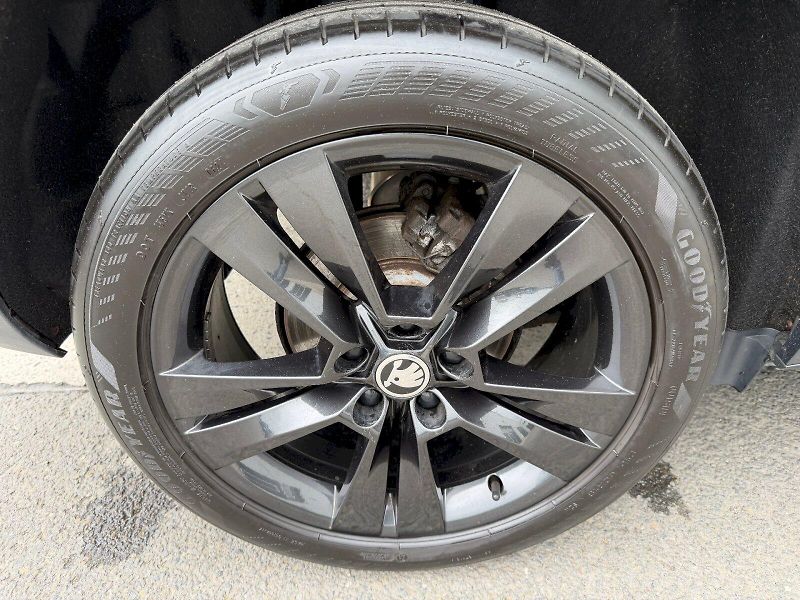 Škoda Karoq (2019) 1.5 TSI 110kW SportLine - fotka 35 z 35
