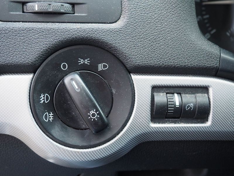 Škoda Octavia (2008) 2.0 TDI, 103 kW, 4x4, Style - fotka 24 z 38