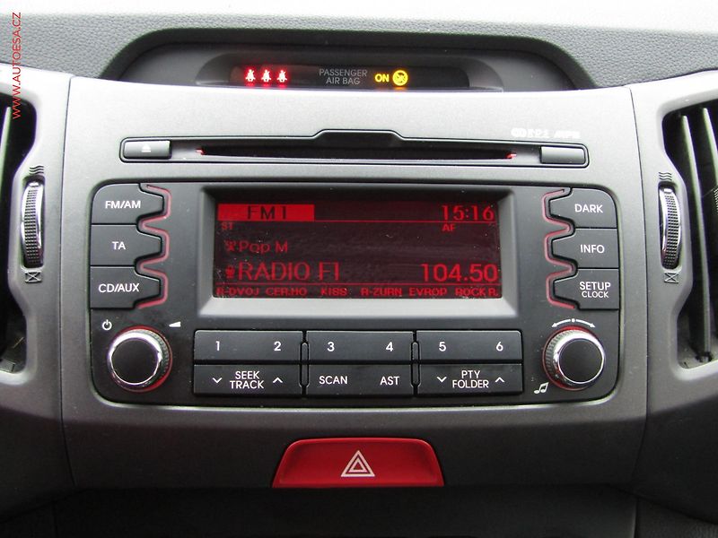 Kia Sportage (2011) 1.7CRDi, ČR, AC, park.asist - fotka 13 z 14