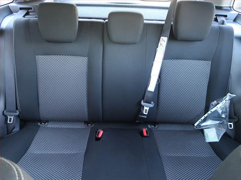 Suzuki Vitara (2015) 1.6 VVT, Navi, Tempomat - fotka 10 z 17