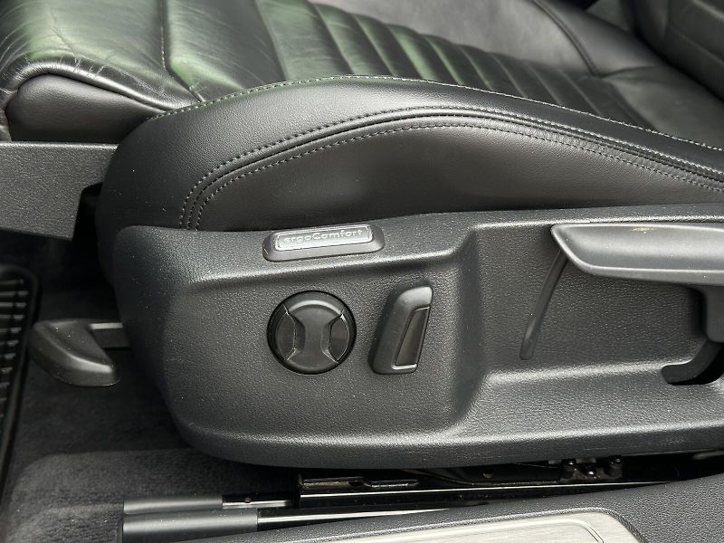 Volkswagen Passat 2.0TDi 4x4 DSG 190PS Kůže ACC - fotka 13 z 40