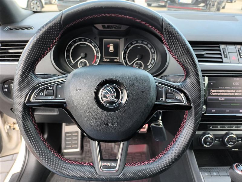 Škoda Octavia 2,0 TDI,RS,NAVIGACE,KLIMA,AUT. - fotka 14 z 49