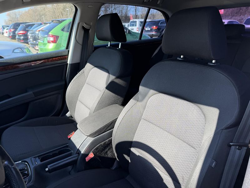 Škoda Superb 3.6 V6 4x4 DSG - fotka 16 z 22