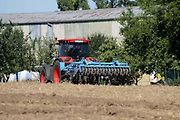 Nový traktor Řady 6 představila společnost Zetor Tractors na poli u Vážan nad Litavou. Začala jeho sériová výroba.