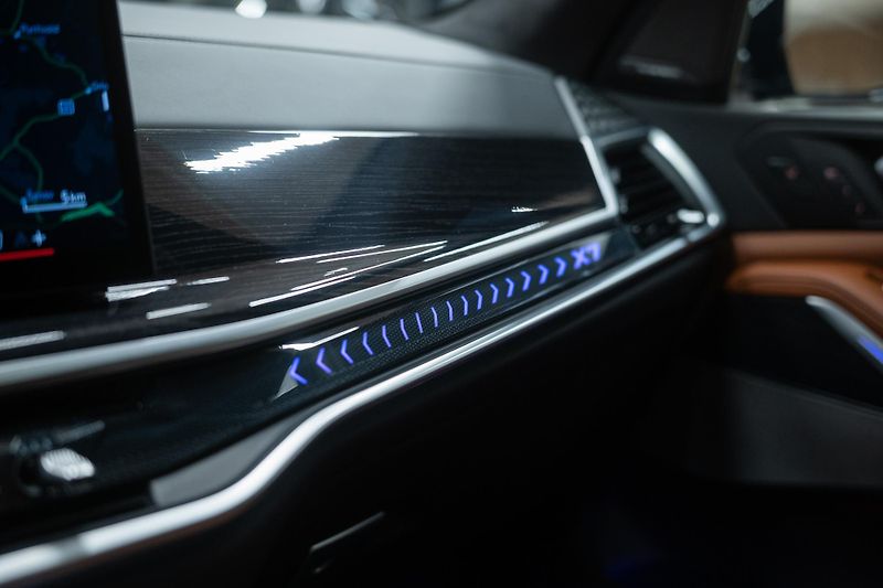 BMW X7 (2024) 40d M-SPORT MASÁŽ NEZÁVISLÉ TZ - fotka 43 z 67