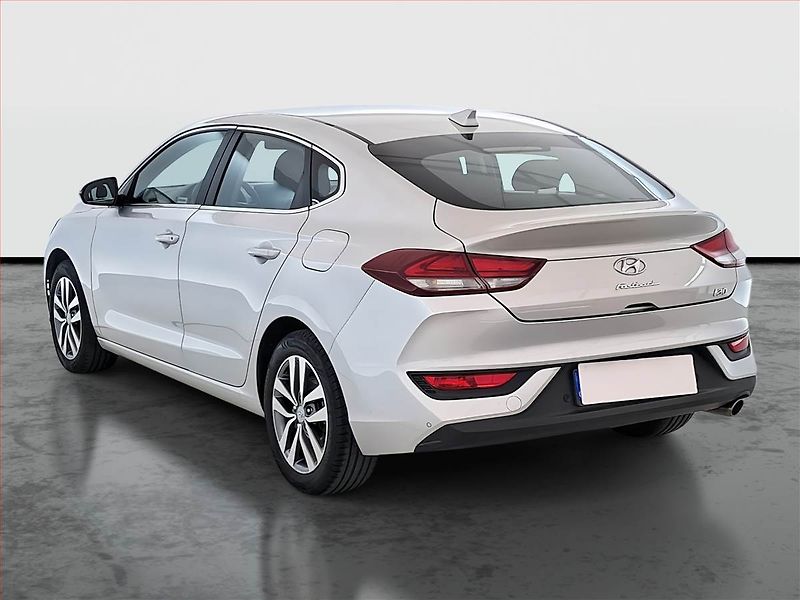 Hyundai i30 (2019) Trikolor 1.4 T-GDI, Serv.kniha - fotka 4 z 19