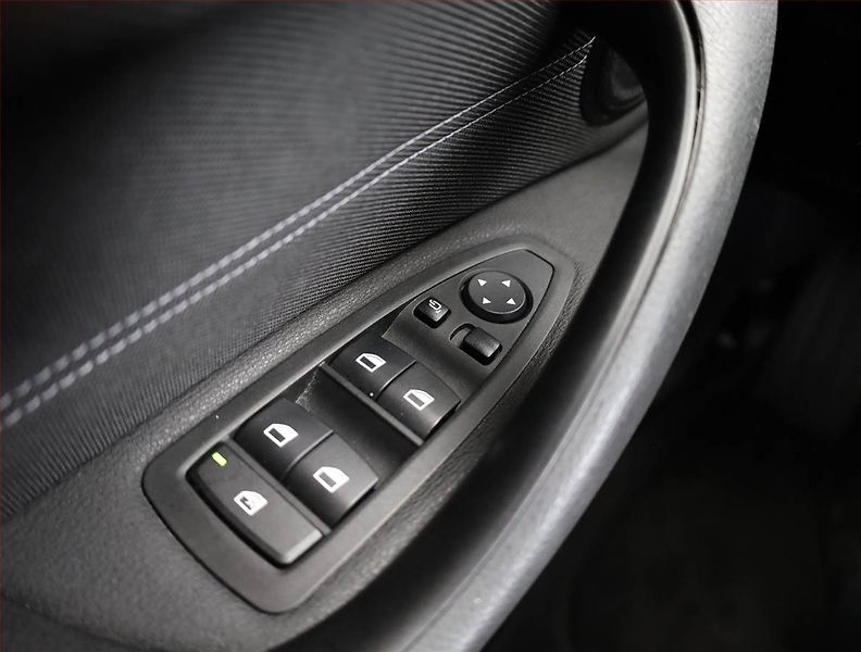 BMW X1 (2016) sDrive18d, Automat, Serv.kniha - fotka 16 z 20