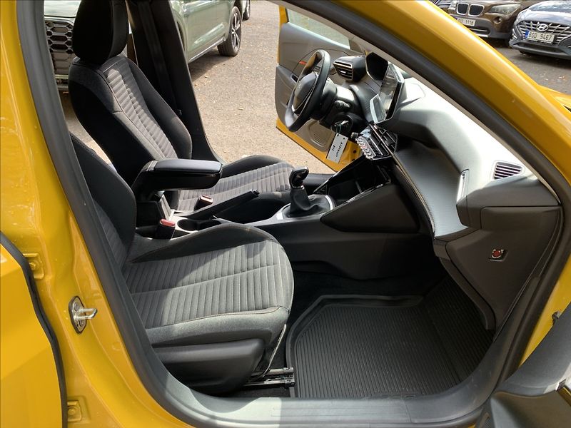 Peugeot 208 1,2 PureTech 1.MAJ.,ČR,SERVISK - fotka 13 z 18