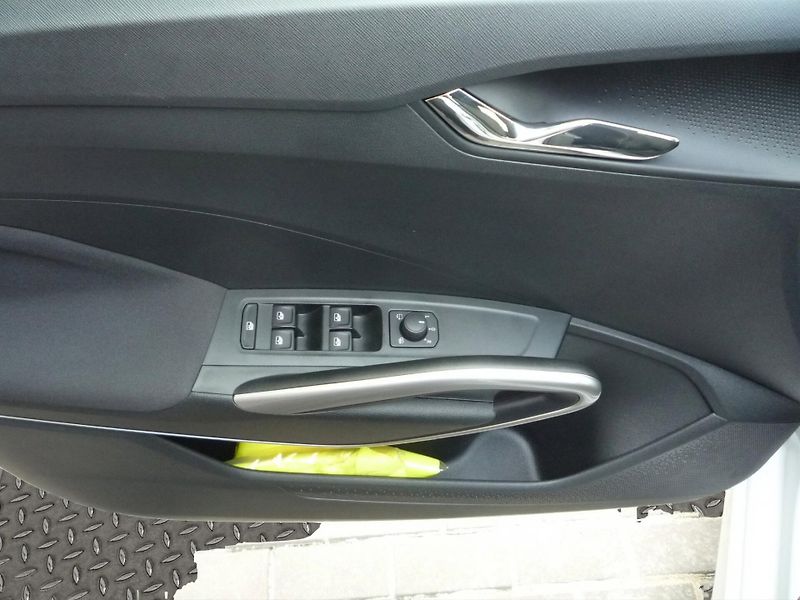 Škoda Fabia (2025) 1,0TSi 70kW Top Selection - fotka 13 z 14