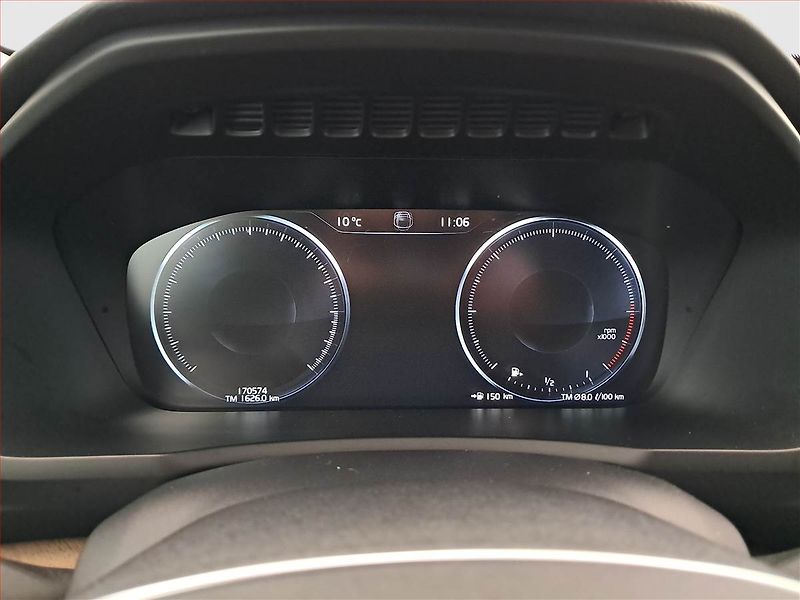 Volvo XC90 (2016) D5 AWD - fotka 11 z 24
