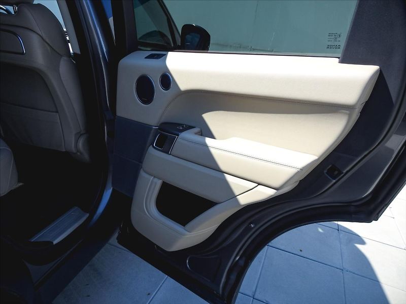 Land Rover Range Rover Sport 4,4 HSE SDV8 1. MAJITEL ČR - fotka 25 z 36