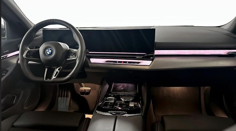 BMW Řada 5 530e AWD Touring MSport h/k - fotka 9 z 12