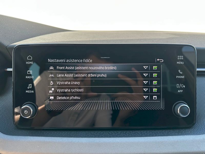 Škoda Scala (2025) 1,0 TSI / 85 KW / Top Selectio - fotka 12 z 30