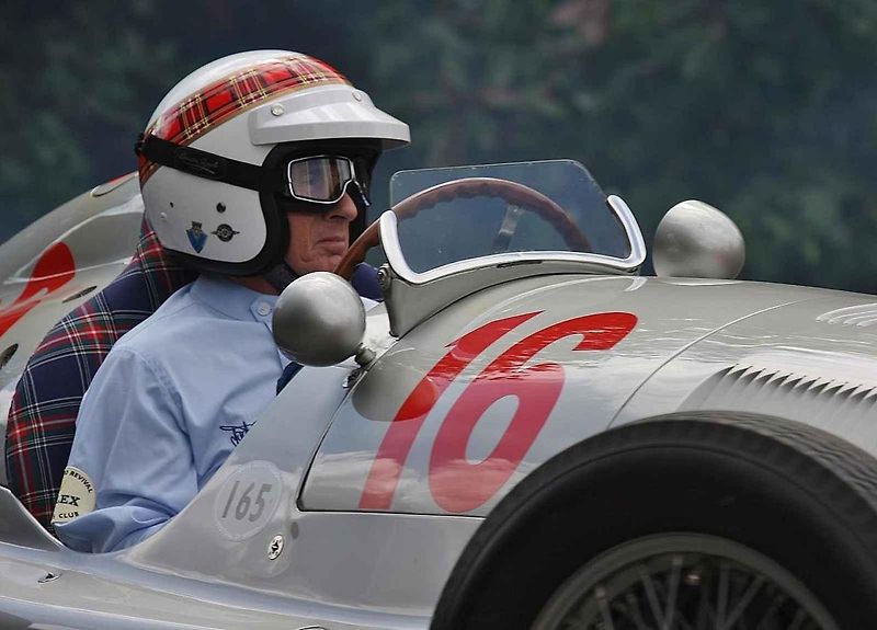 Před nedávnem jeden z legendárních závodníků Formule 1 všech dob Jackie Stewart, kterému se přezdívalo „Létající Skot“, oslavil 85. narozeniny.