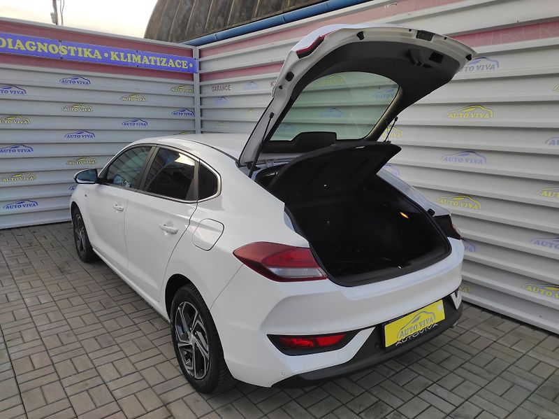 Hyundai i30 1,5T-GDi mHev,48V,AT,Fastback - fotka 42 z 42