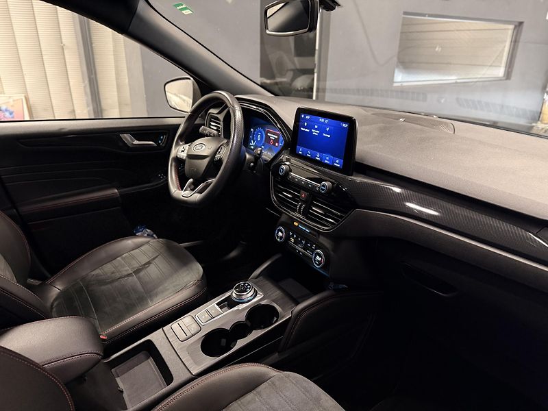 Ford Kuga (2022) 2.5 HYBRID, 4x4,ST-LINE, - fotka 28 z 50