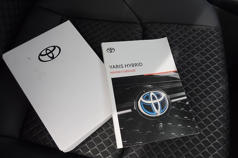Toyota Yaris HSD Premiere Edition druhá sad - fotka 38 z 38
