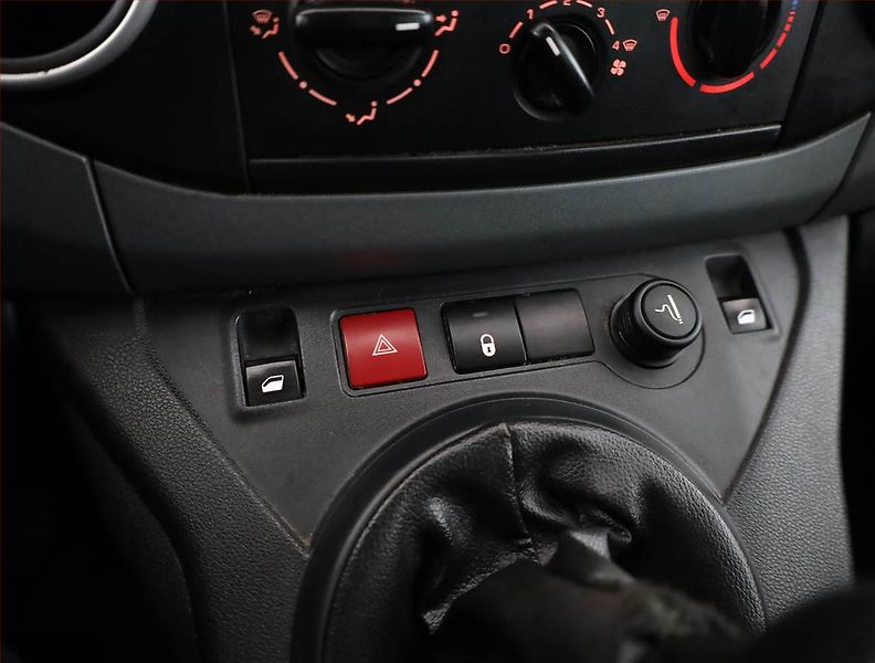 Citroën Berlingo (2018) Feel 1.6 BlueHDi, 5Míst, ČR - fotka 10 z 13