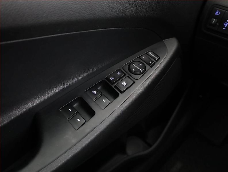 Hyundai Tucson (2017) 1.7 CRDi, Serv.kniha, Tempomat - fotka 16 z 18