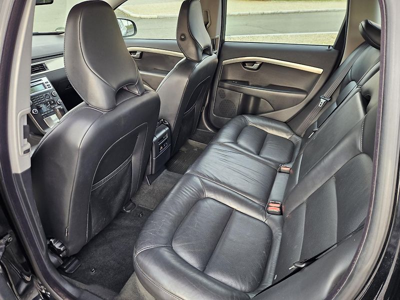 Volvo V70 (2010) 2.4 D5 151kw, MOŽNÉ SPLÁTKY  - fotka 13 z 25