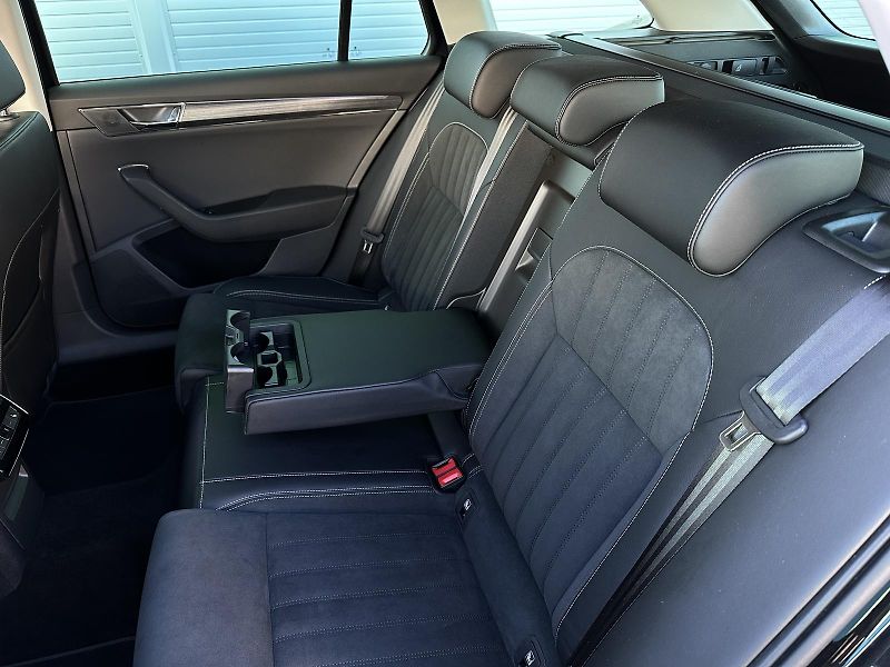 Škoda Superb Combi Style+ 2.0TDi 150PS DSG - fotka 39 z 47