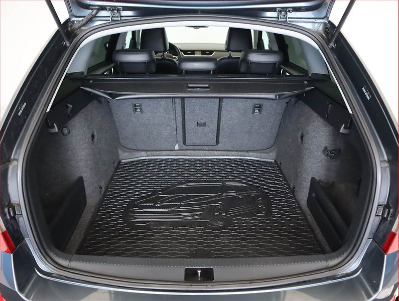 Škoda Octavia (2014) 1.6 TDI, Automat, Navi - fotka 14 z 20