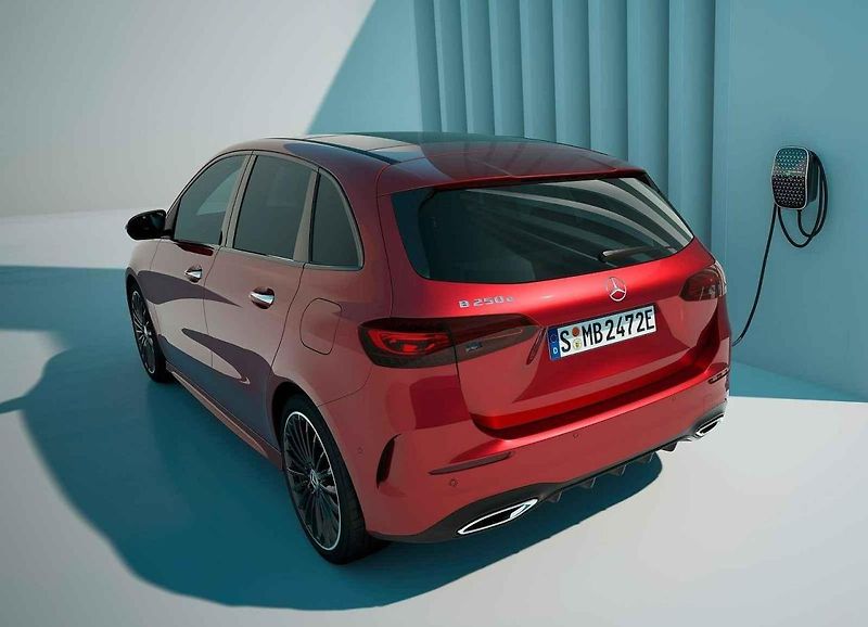 Nejmenší Mercedes je i po modernizaci k dispozici s karosériemi sedan a hatchback