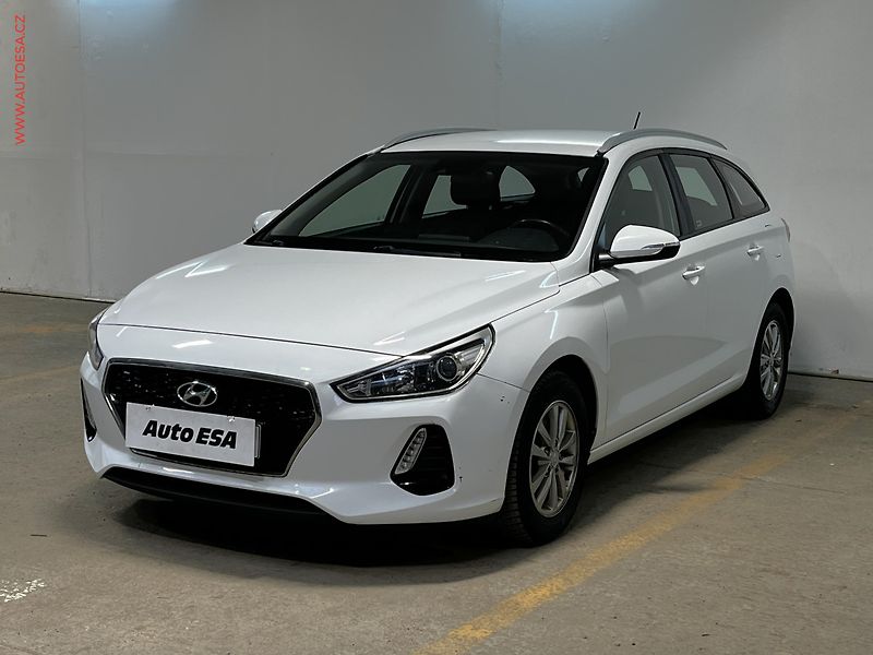 Hyundai i30 (2018) 1.4 T-GDi, 1.maj,ČR, Trikolor - fotka 3 z 16