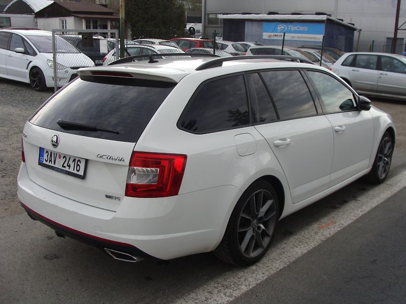 Škoda Octavia 2.0 TDi, 135 kW, RS, klima - fotka 5 z 26