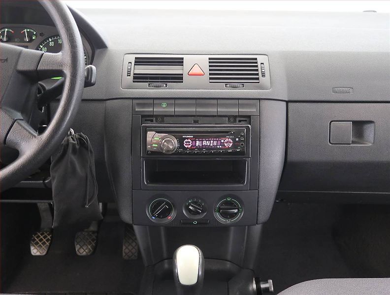 Škoda Fabia (2002) 1.4, Tažné, zamluveno - fotka 12 z 14