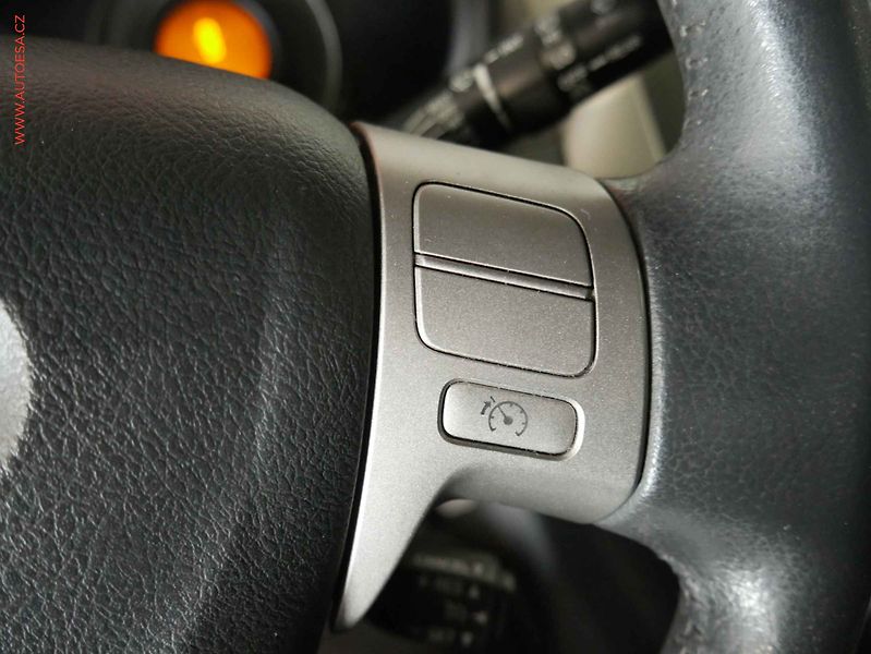 Toyota Auris (2008) 1.6 VVTi, 1.maj, AC, TZ, temp - fotka 13 z 19