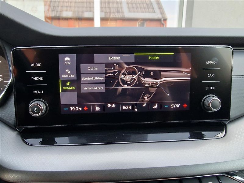 Škoda Octavia 2.0TDI DSG Ambition,ČR,1.Maj. - fotka 33 z 50