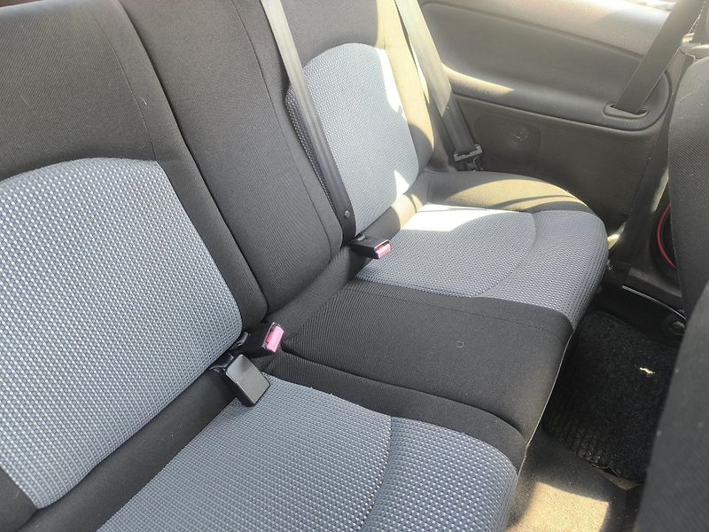 Peugeot 206 PĚKNÝ,BEZ KOROZE,NOVÁ TK+E - fotka 6 z 11