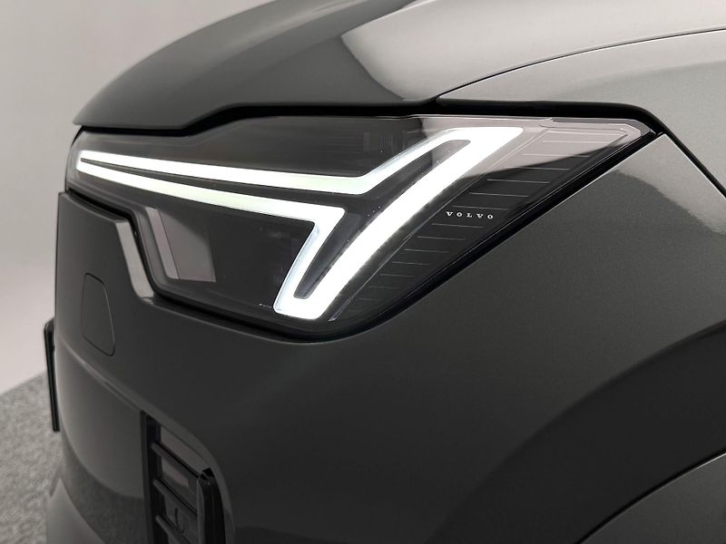 Volvo XC90 (2026) T8 AWD RECHARGE DARK PLUS 7m - fotka 18 z 27
