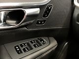 Volvo V90 B4 FWD R-DESIGN AT8 - náhled 19
