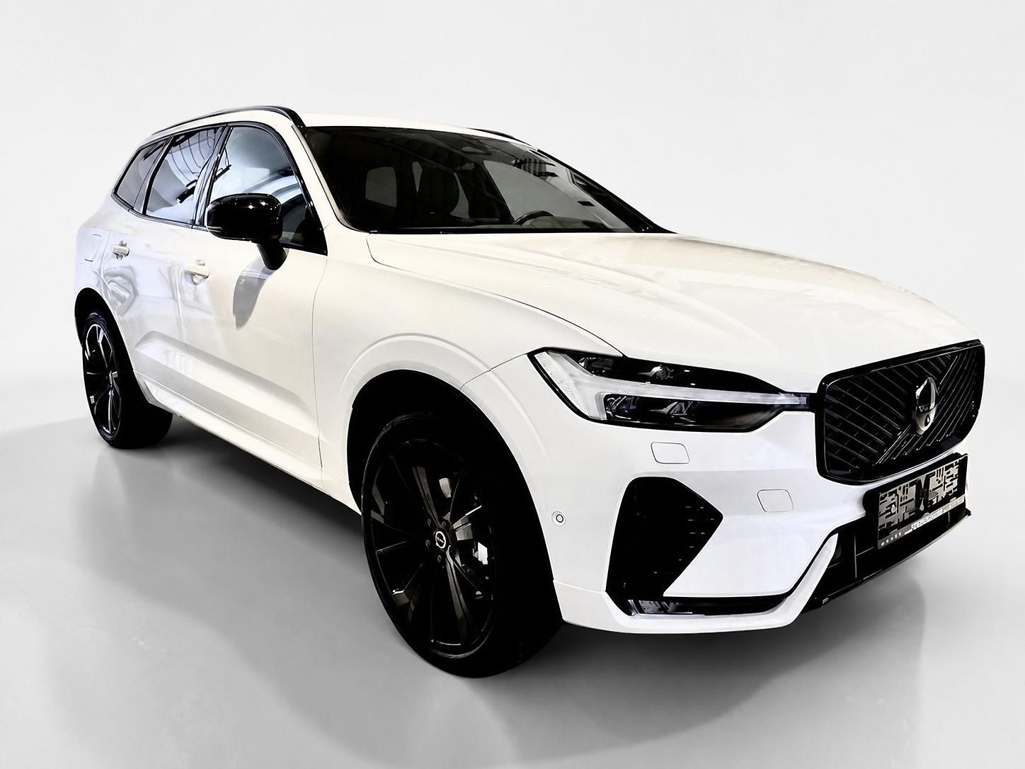 Volvo XC60 B5 PLUS BLACK + 4SERVIS/ZÁRUKA