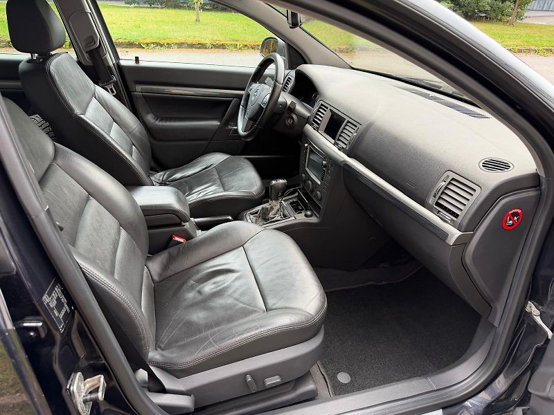 Opel Vectra 1,9 CDTi SW + sada pneumatik  - fotka 19 z 22