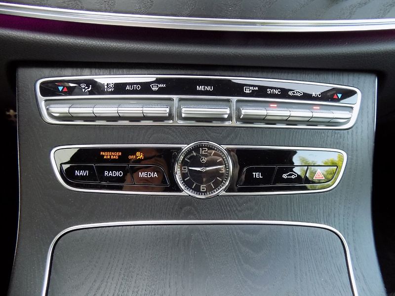 Mercedes-Benz Třídy E (2019) 53AMG/4-Matic/1.Maj.ČR/Led/ - fotka 39 z 48