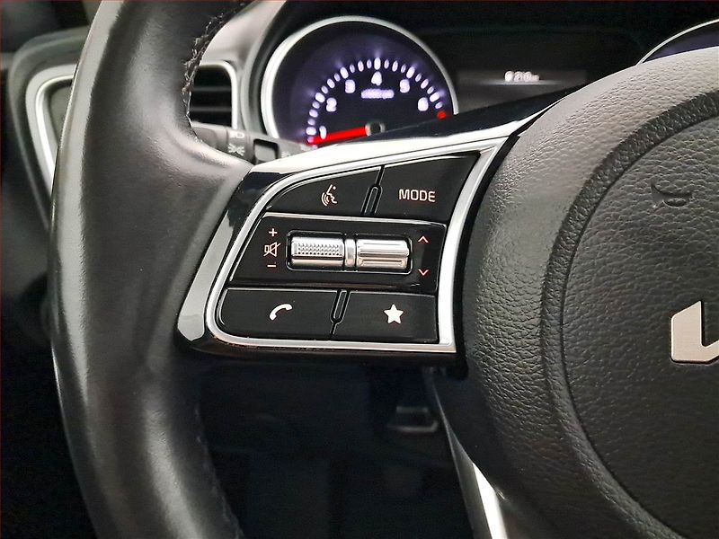Kia Ceed (2023) 1.5 T-GDI, Serv.kniha - fotka 16 z 18