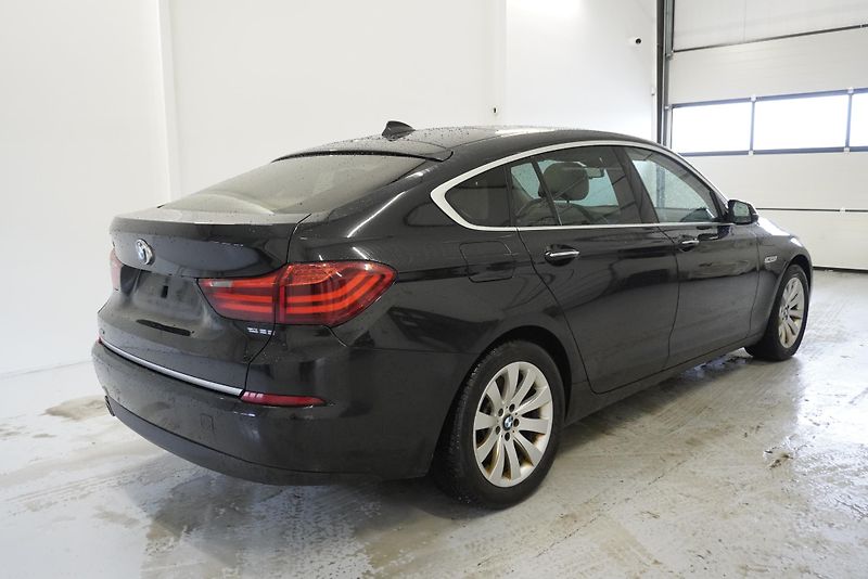 BMW Řada 5 (2014) 530D 190kW GRANTURISMO XDRIVE - fotka 6 z 32
