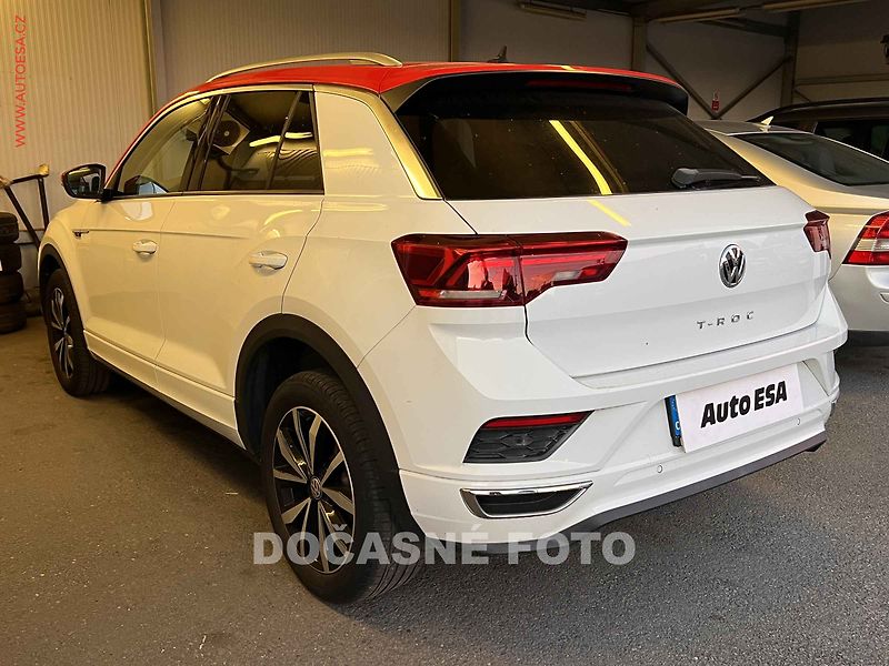 Volkswagen T-Roc (2019) 1.0TSi, 1.maj,ČR, R-Line - fotka 2 z 3
