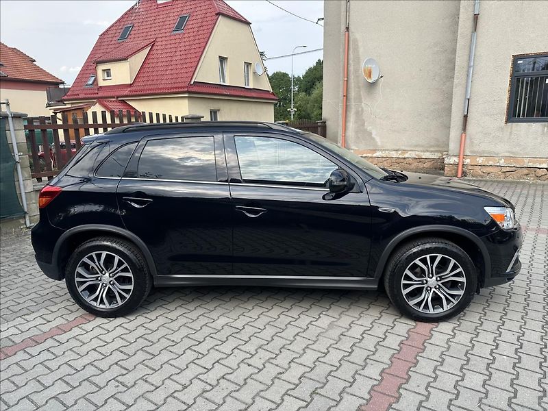 Mitsubishi ASX 1,6 EDITION 100+ TOP - fotka 2 z 27