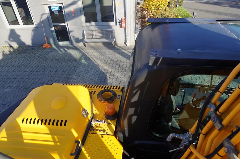 JCB (2016) JS 145LC crawler excavator - fotka 18 z 24