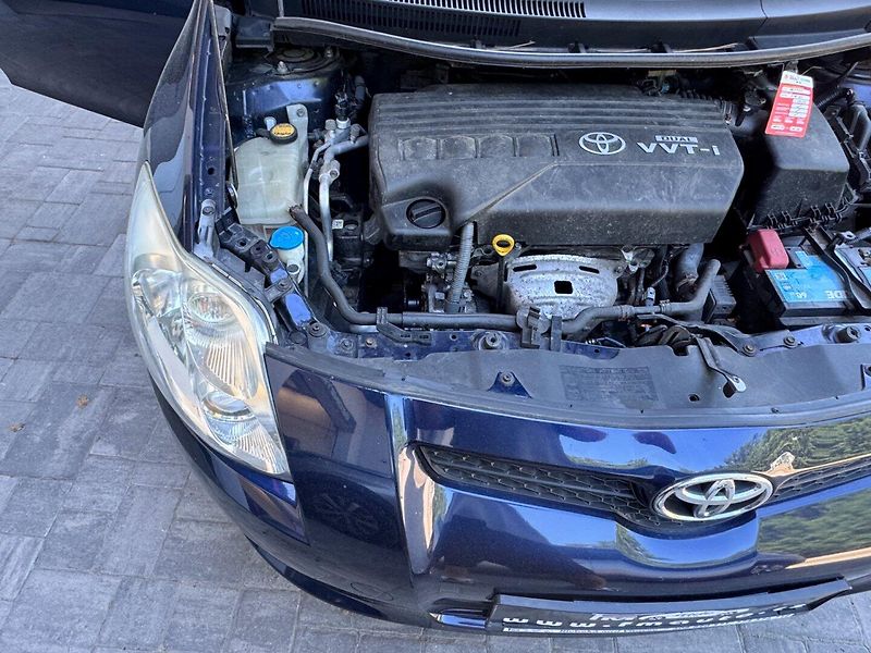 Toyota Auris (2009) 1.4 16V Klima - fotka 25 z 28