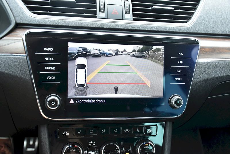 Škoda Superb (2020) Scout 2.0 TDI 140 kW 4x4 DSG - fotka 16 z 32