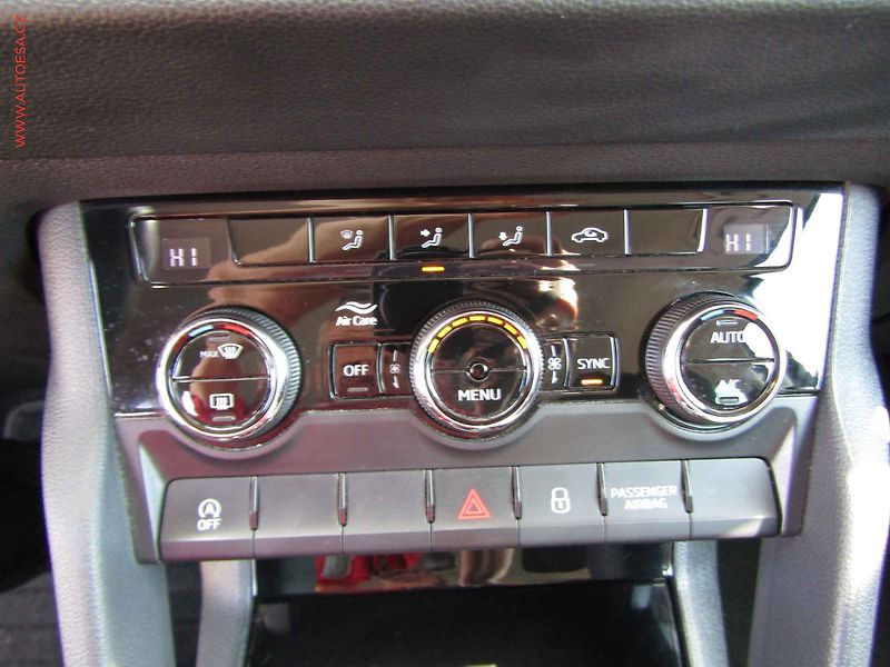 Škoda Karoq (2020) 1.6 TDi, DSG - fotka 17 z 21